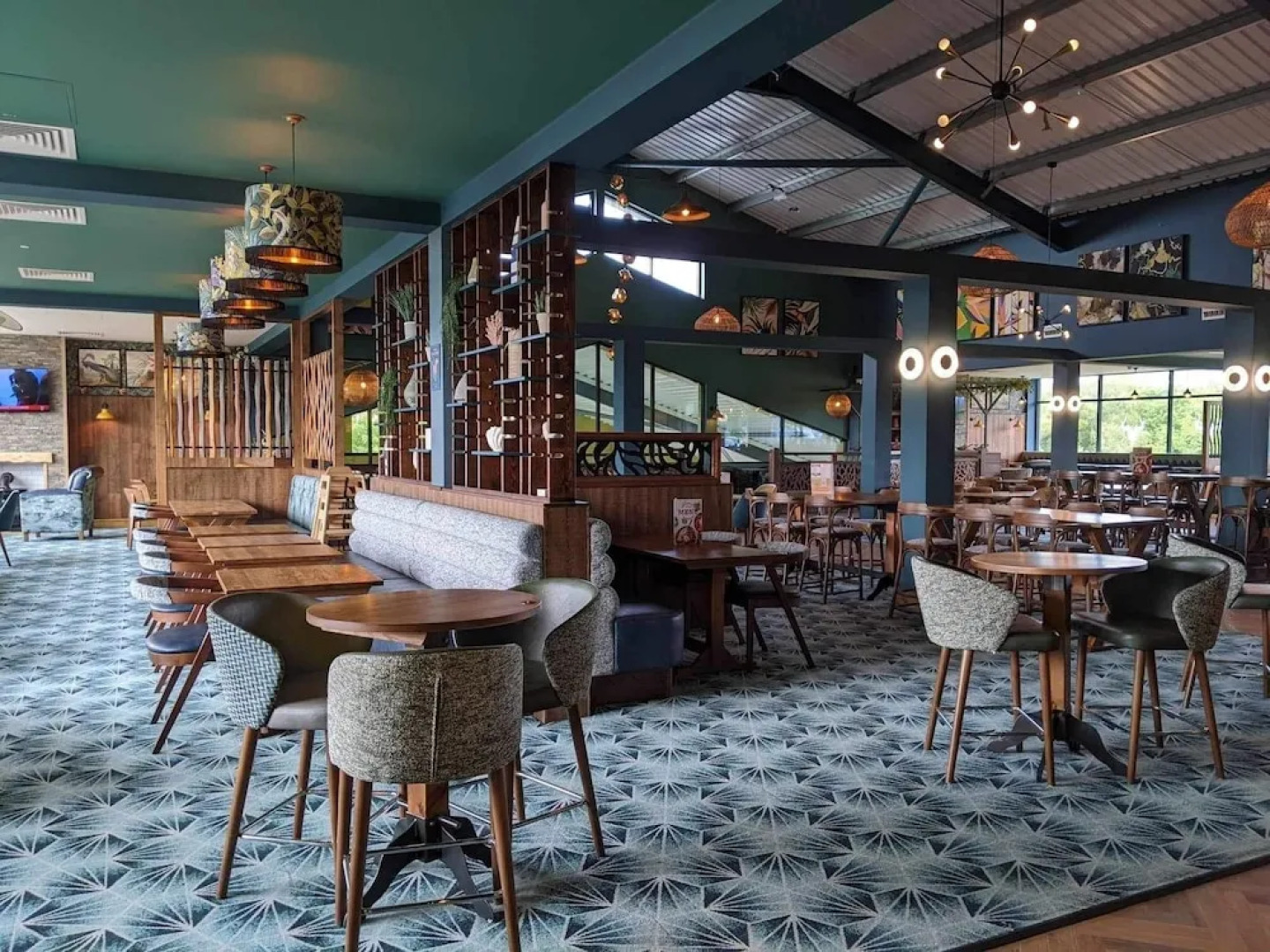 2 Bed Lodge Sleeps 6 - Holiday Park, Parking, Pets