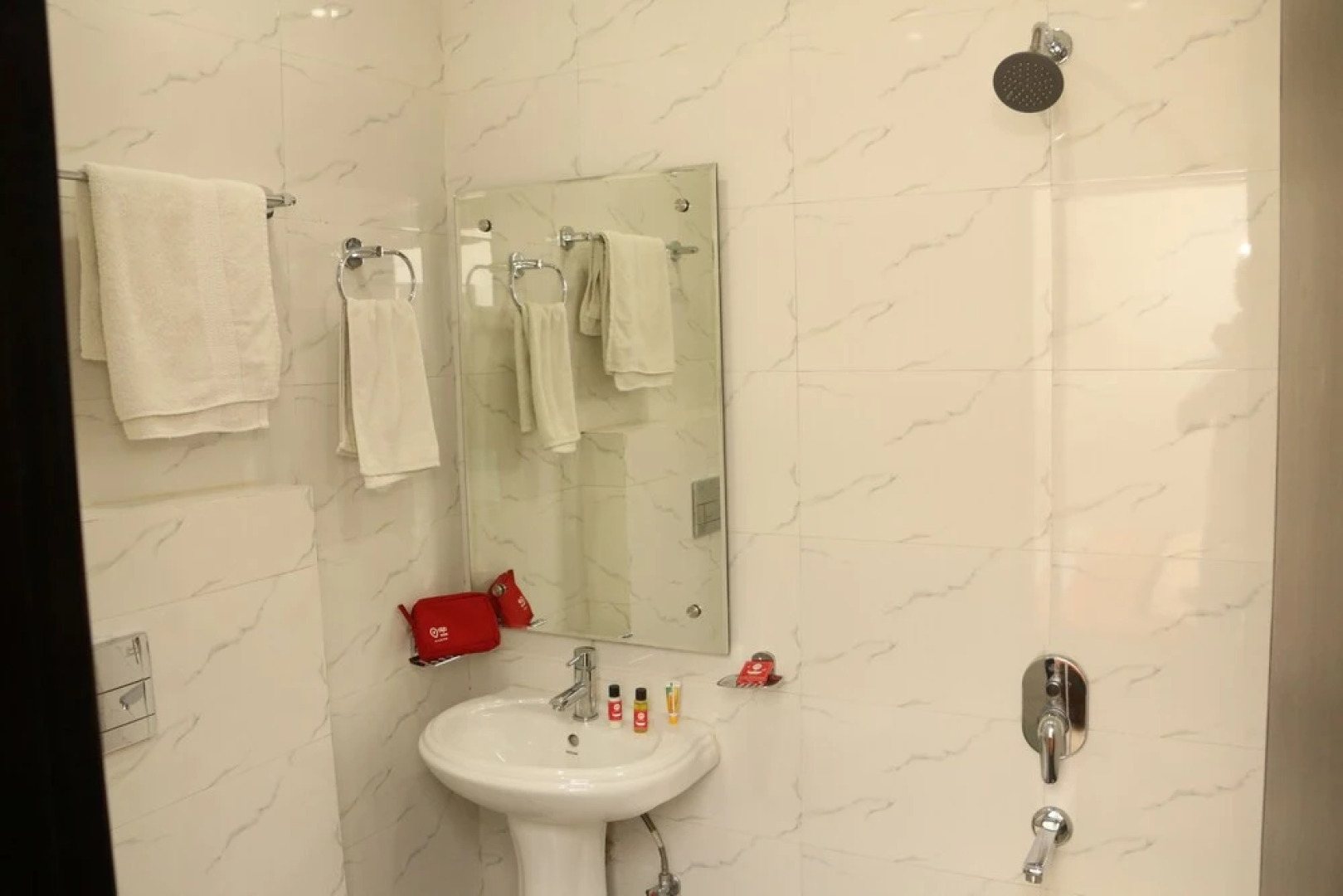 OYO 1075 Hotel City Home