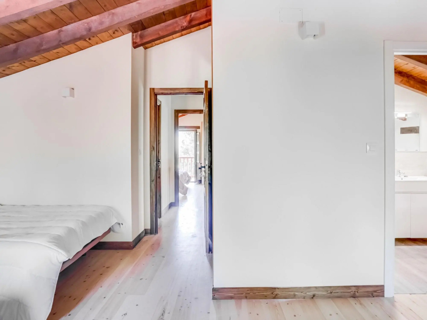 Rustic Holiday Home in Merilla with Valley View