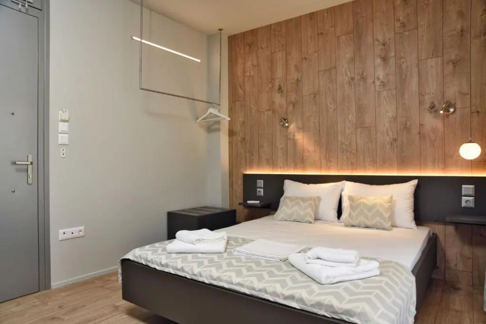 Sani More & Sani Woods