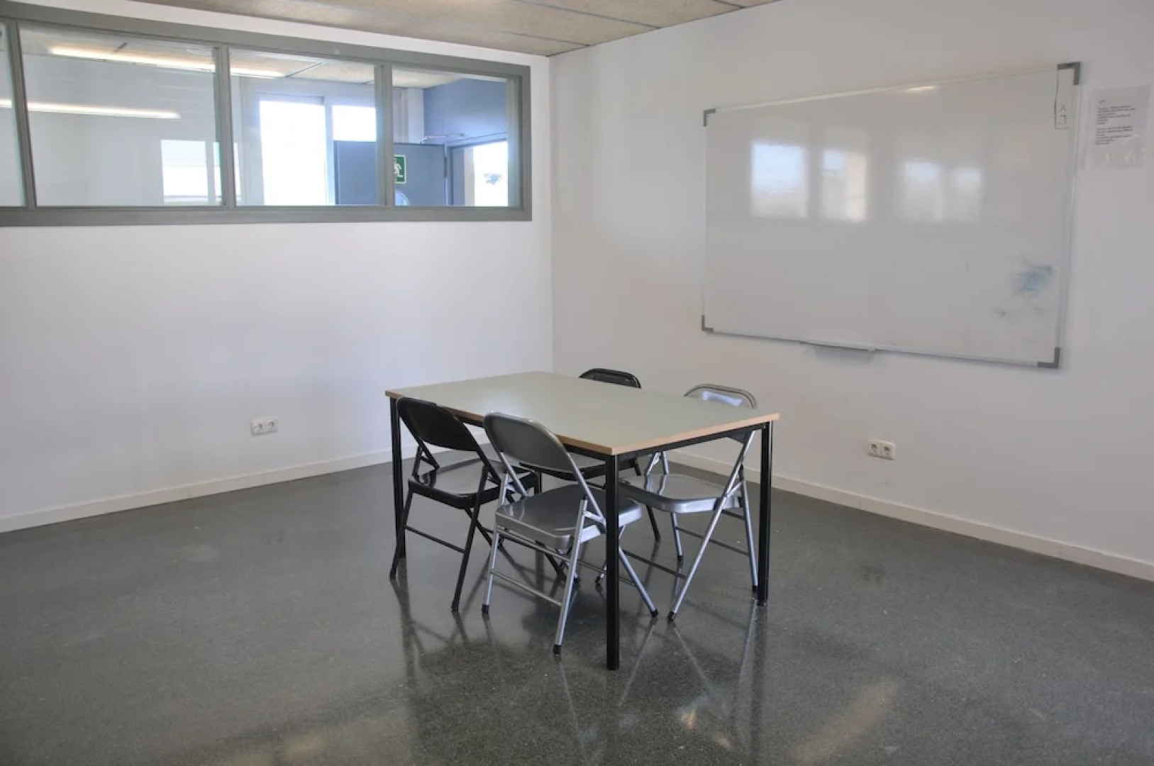 Residencia Universitaria Resa Tomás Alfaro Fournier - Centro Adscrito a REAJ - Campus Accomodation