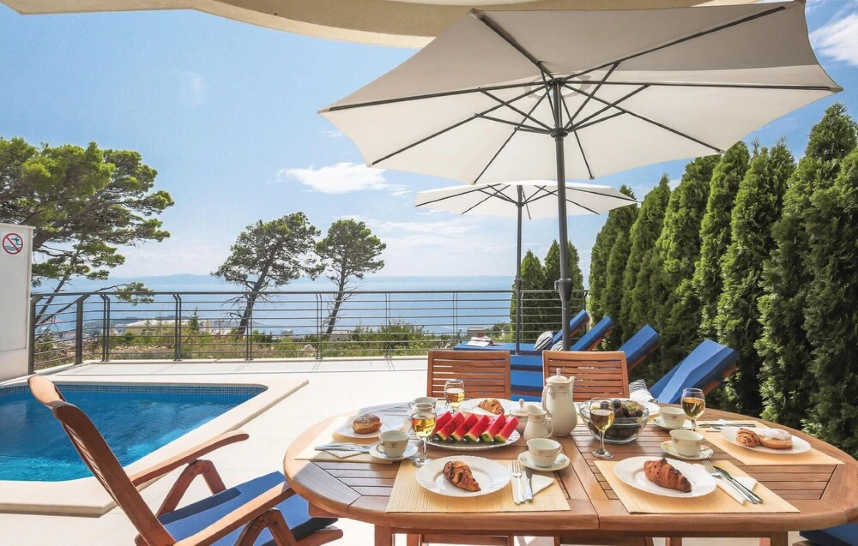Awesome Home in Makarska With Wifi and 4 Bedrooms