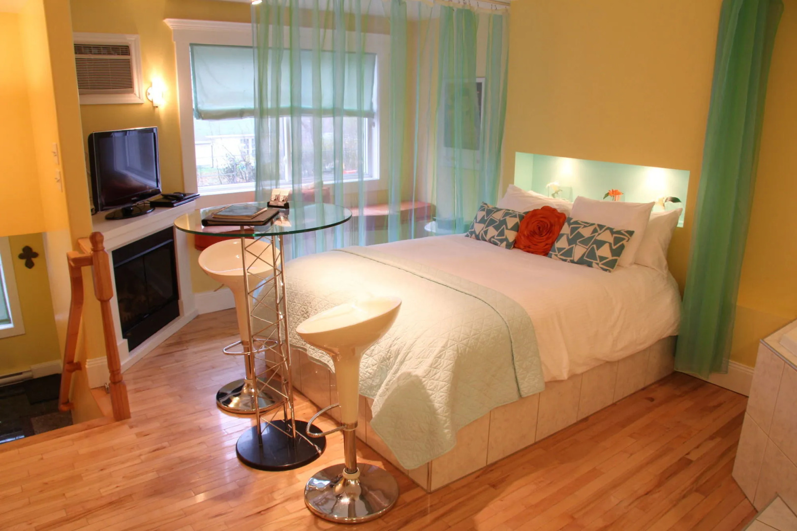 Leaside Manor by The Leaside Group