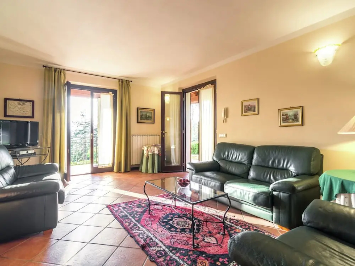 Villa in Lonnano With Pool