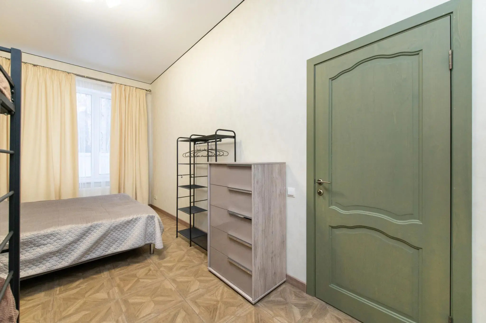 Дом с видом на горы и лес, рядом с озером Банное и горнолыжным центром