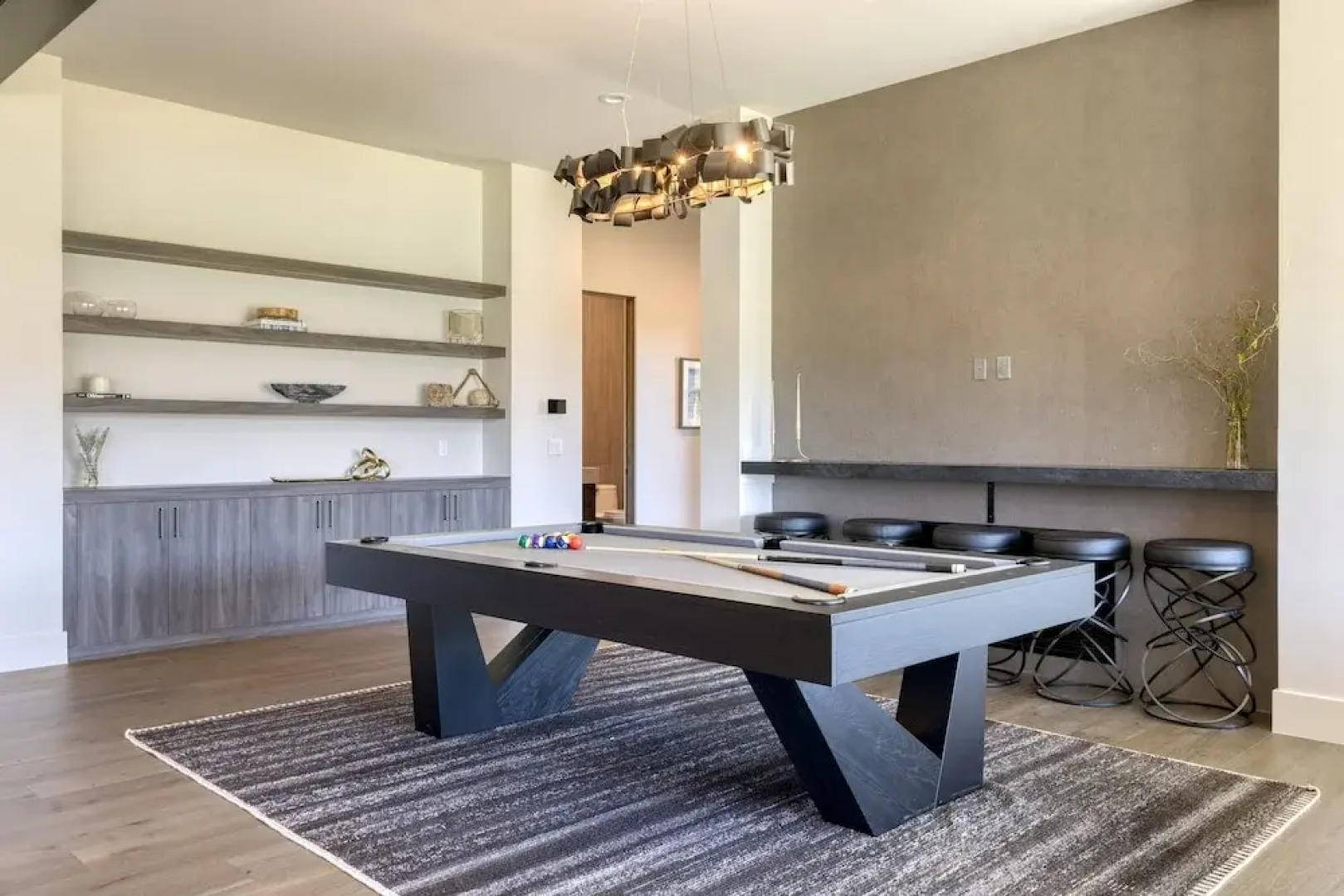 Reflection by Avantstay Sleeps 18 Lake Views Hot Tub Game Room