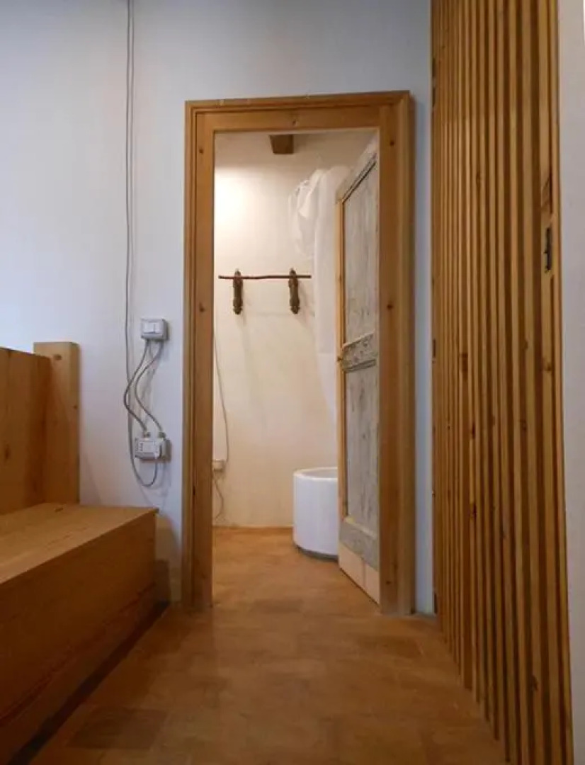 BORGO PETELIA, Casa Castiglione, Antica casa su due piani con scala esterna