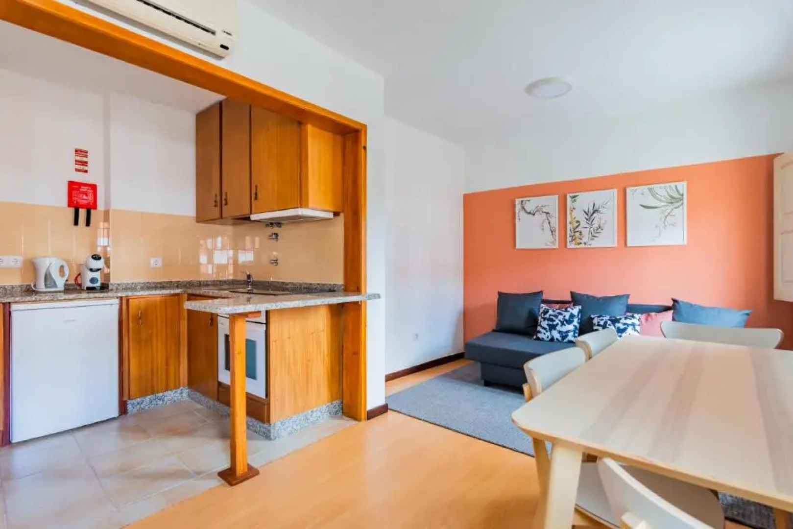 Mirasol - Casa com pátio no centro de Anadia