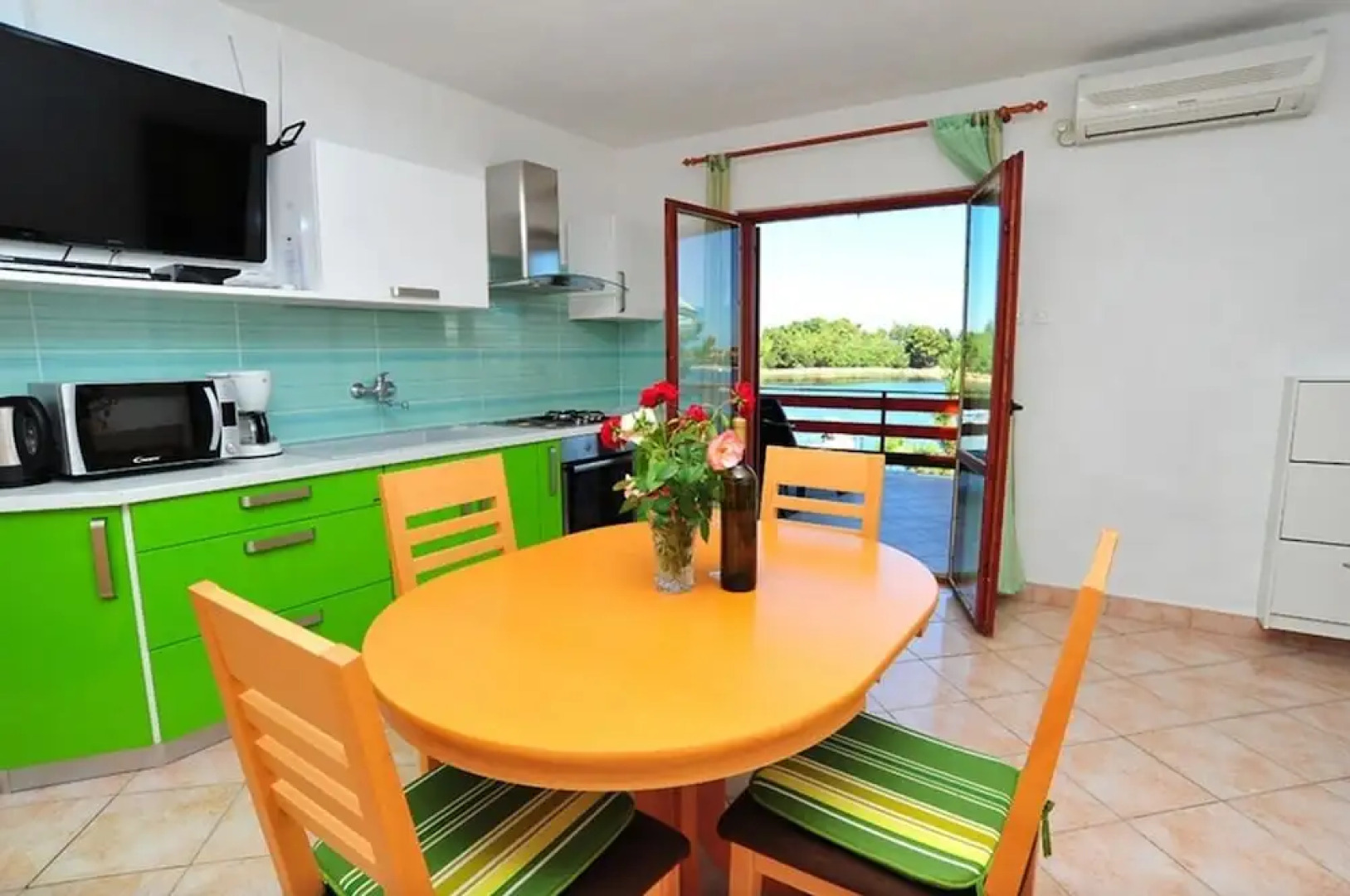 Ljilja - 10m From the sea With Parking - A2