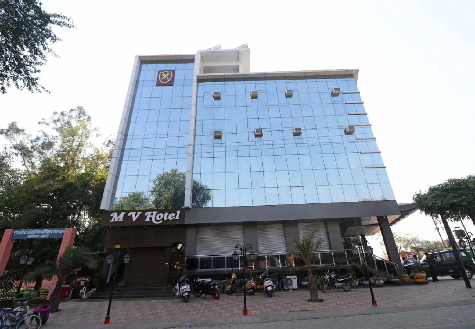 Mv Hotel By OYO Rooms