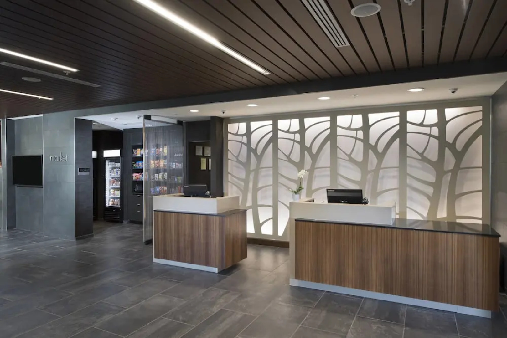 Courtyard Atlanta Alpharetta/Avalon Area