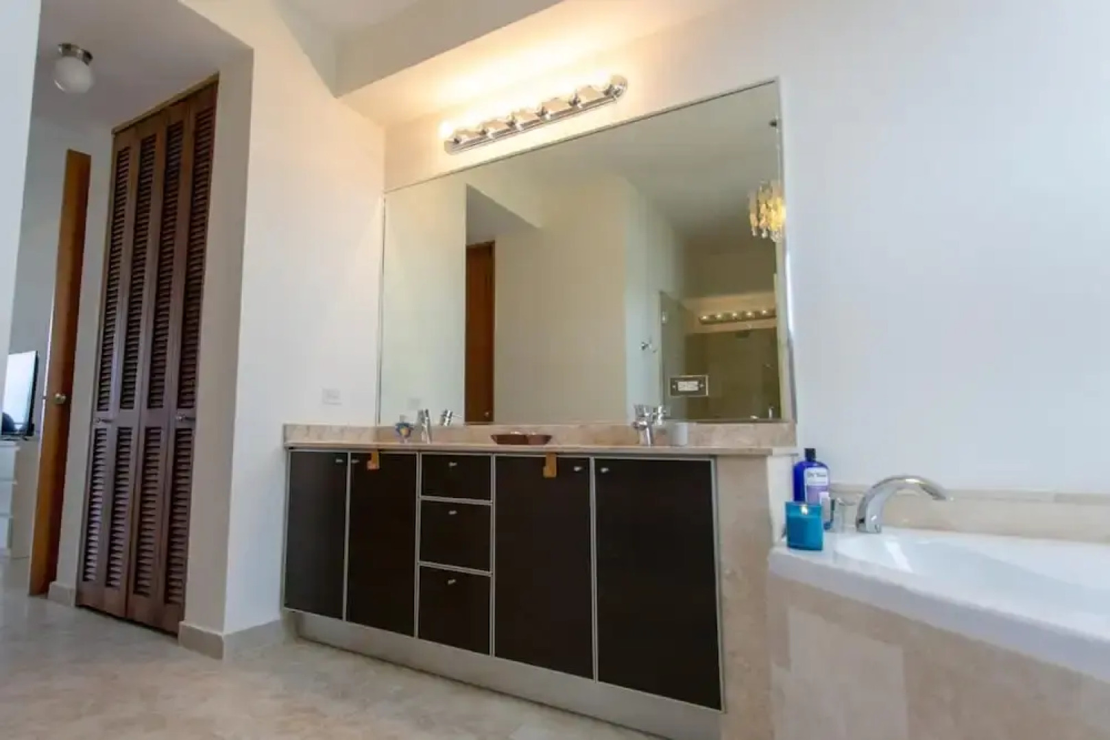 Impressive 2 Bedroom Luxurious Ocean View Apartment at Exclusive Solarea Complex