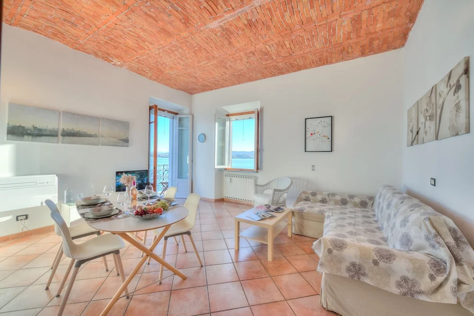 Lago Magico Pied Dans L' Eau