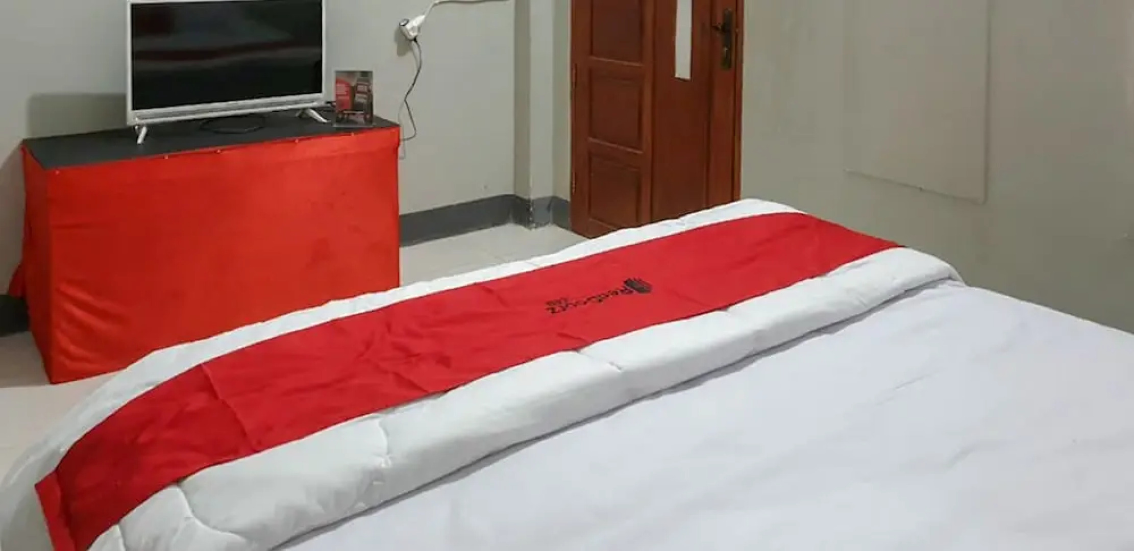 RedDoorz @ Hotel Yaki Mamuju