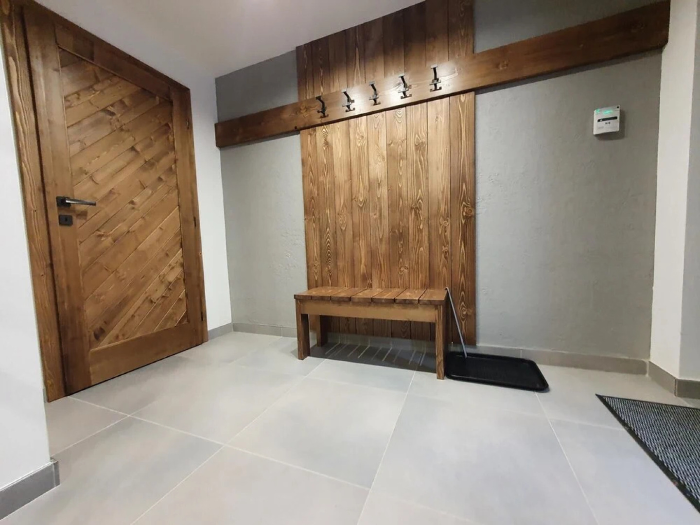 Mountain Chalet Lbh027