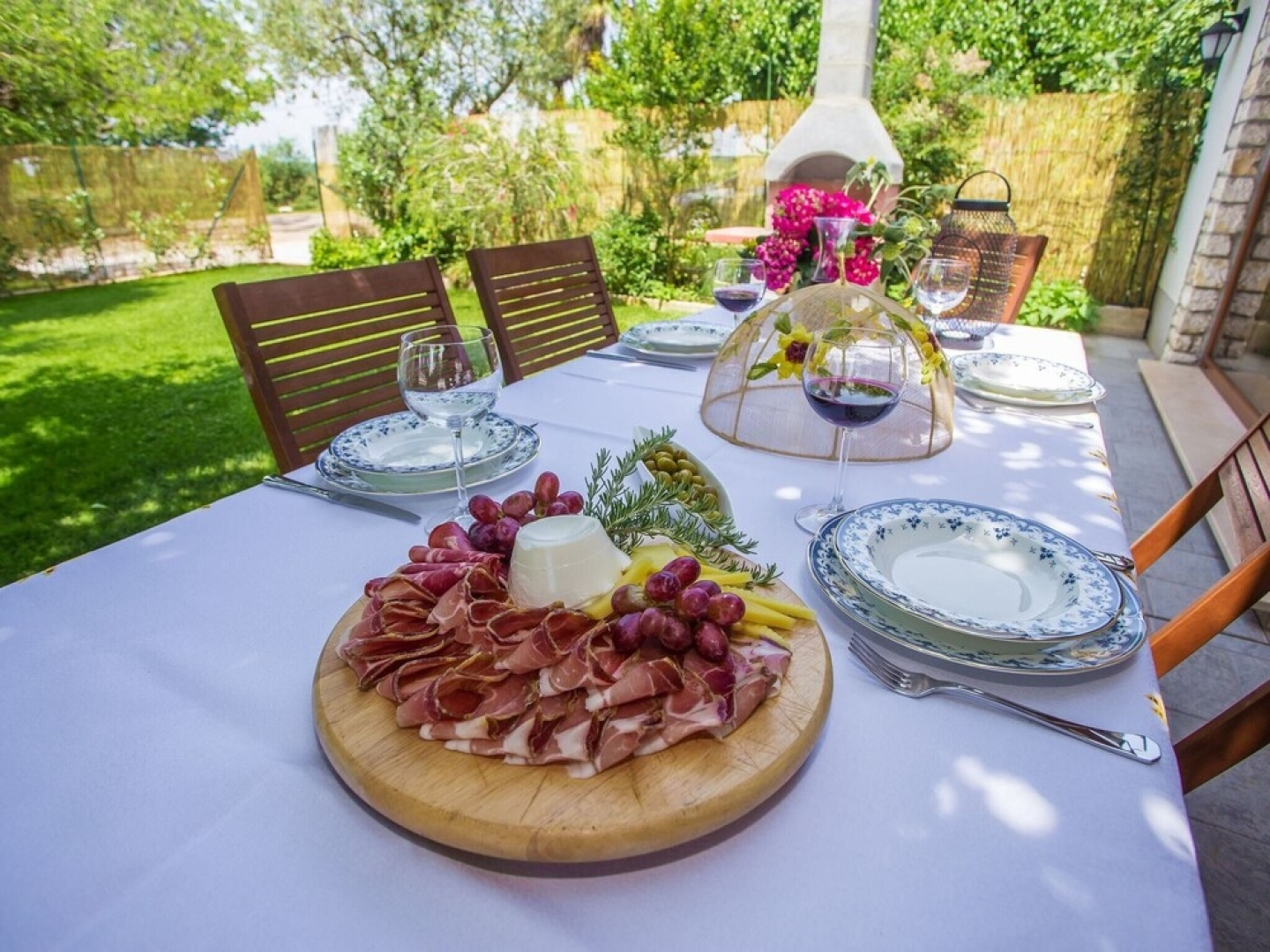 Beautiful Decorated Villa for 8 Persons With Private Pool in a Quiet Location