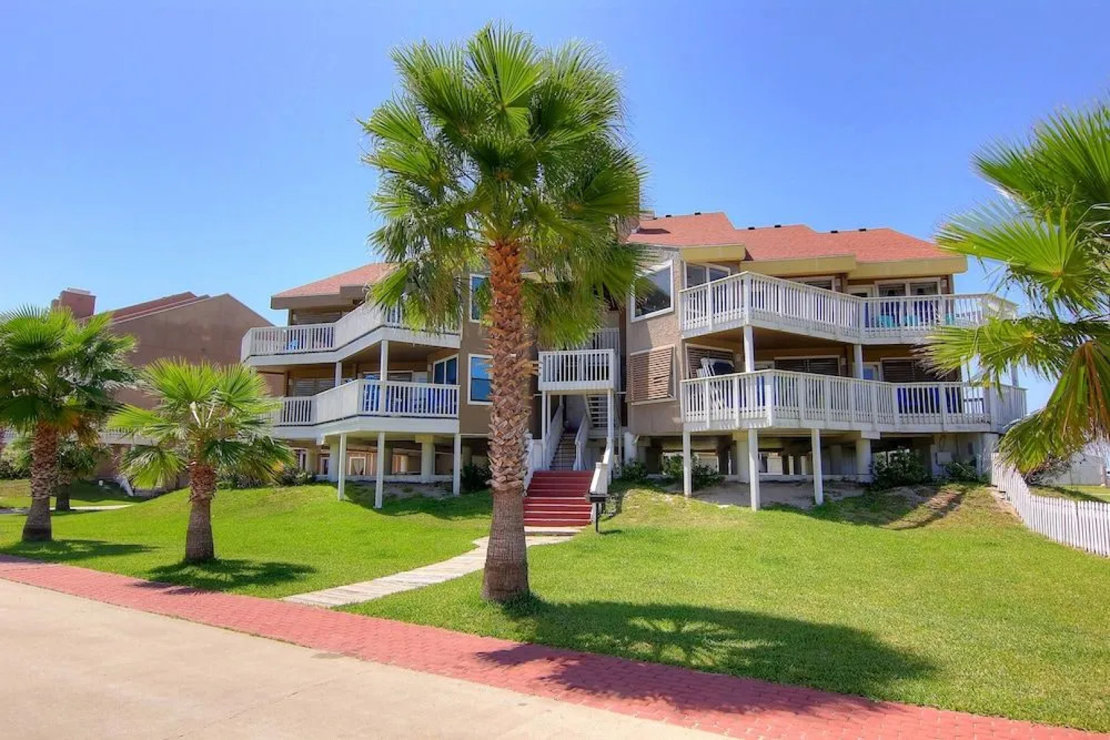 The Fisherman Sandcastle - 2 Br condo