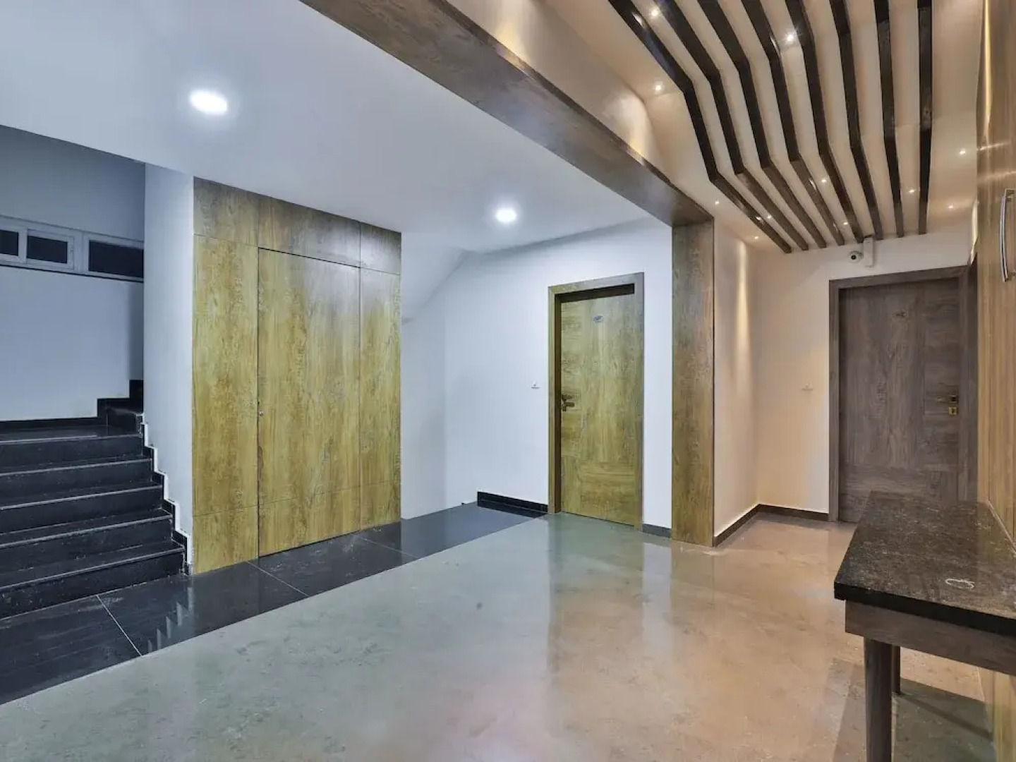 OYO 18585 Hotel Rajdhani