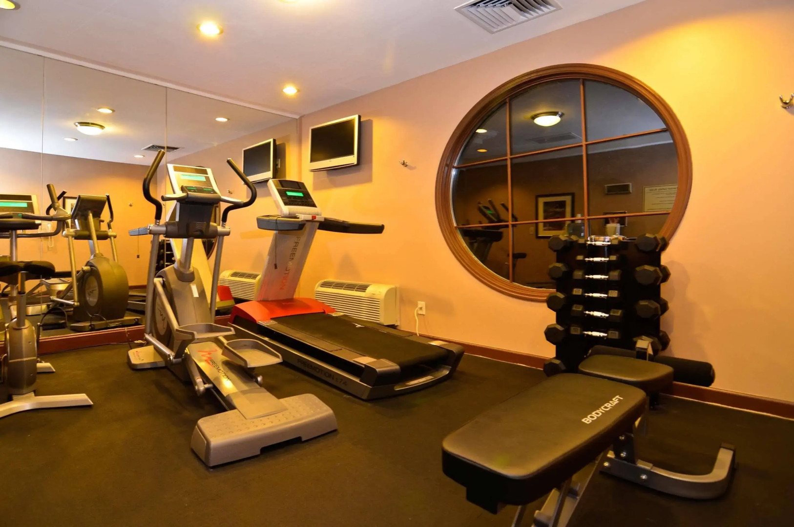 Best Western Plus The Inn & Suites At The Falls