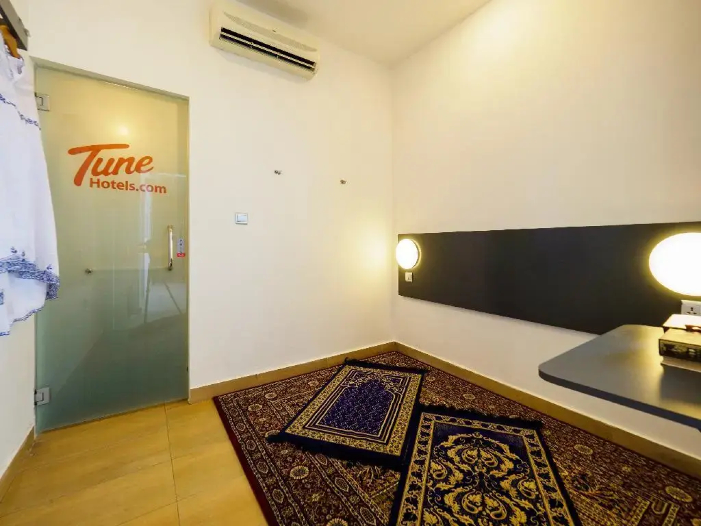 Tune Hotel KLIA Aeropolis