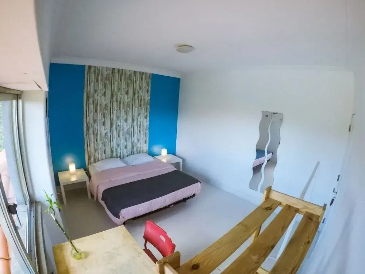 Carcavelos Beach Hostel