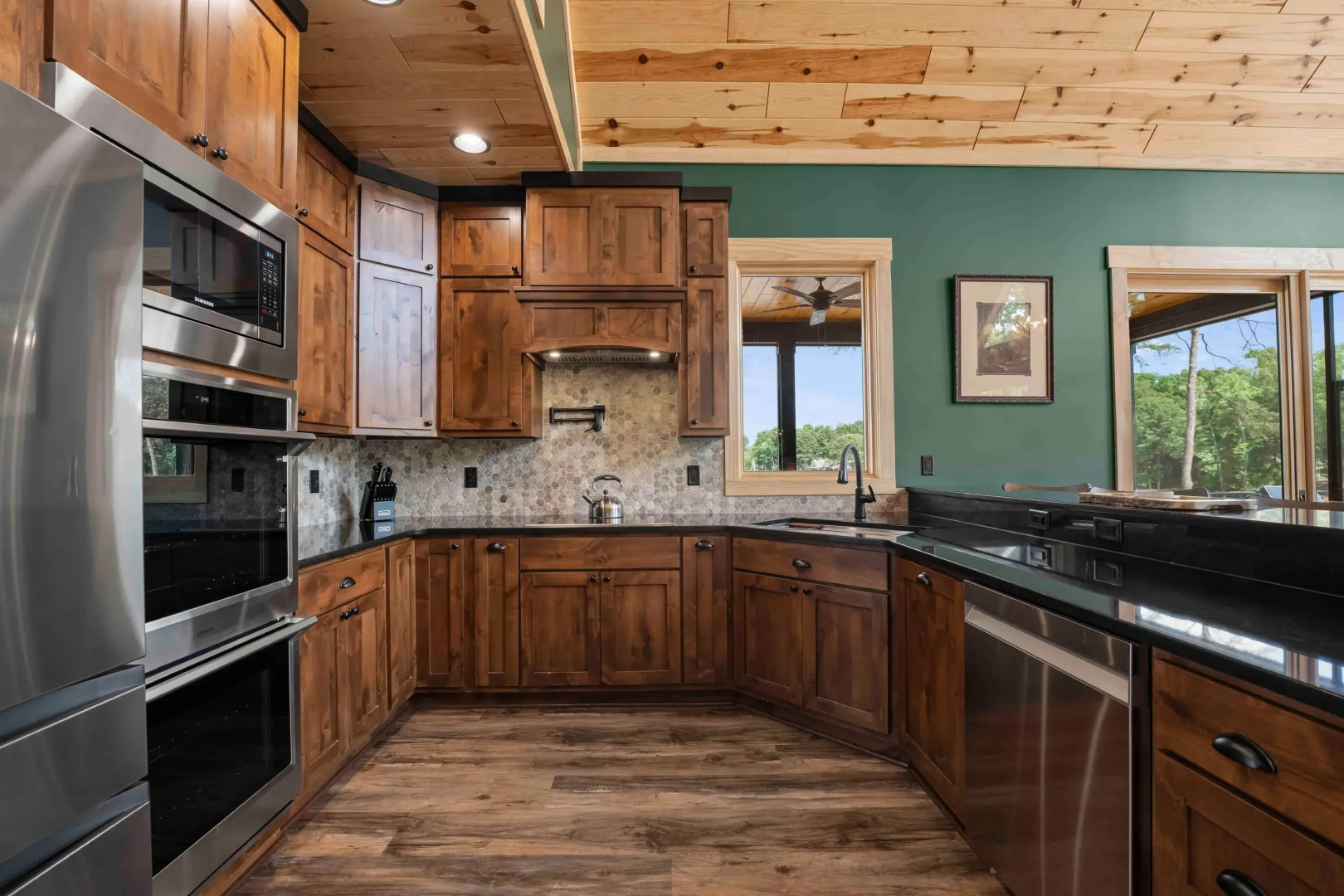 Black Bear Lodge by Avantstay Lakefront Dock Pool Theater Sleeps 20