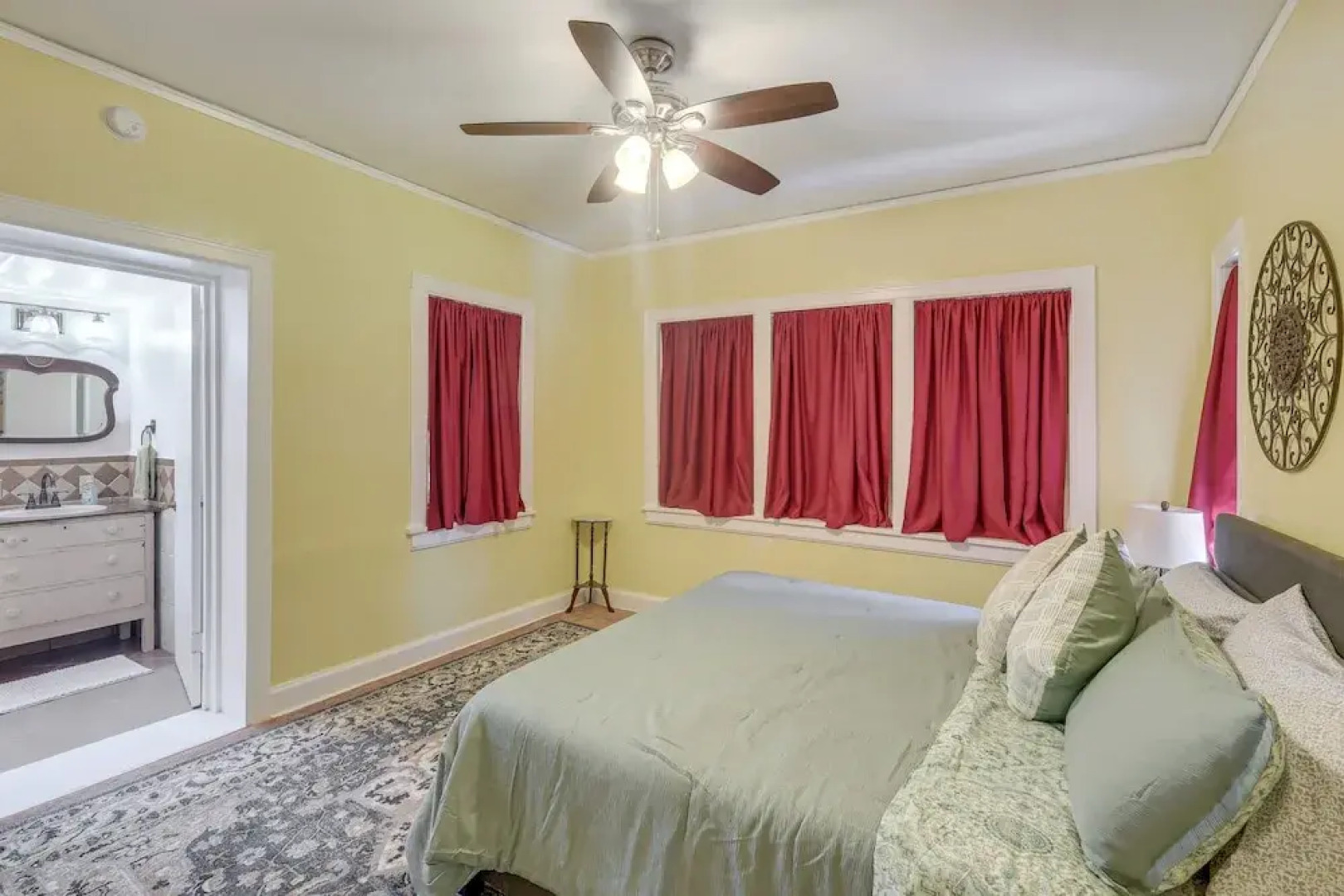 Walk to Main Street: Charming Roswell Home!