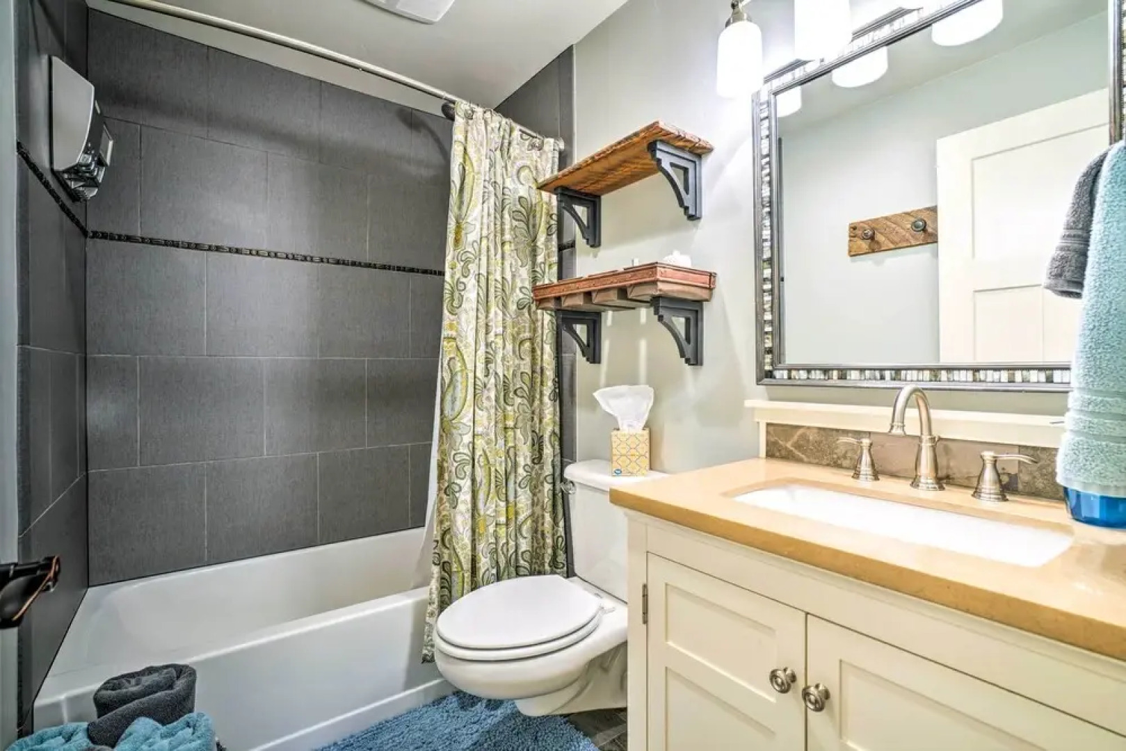 Cascade A-frame Cabin w/ Lake Views!