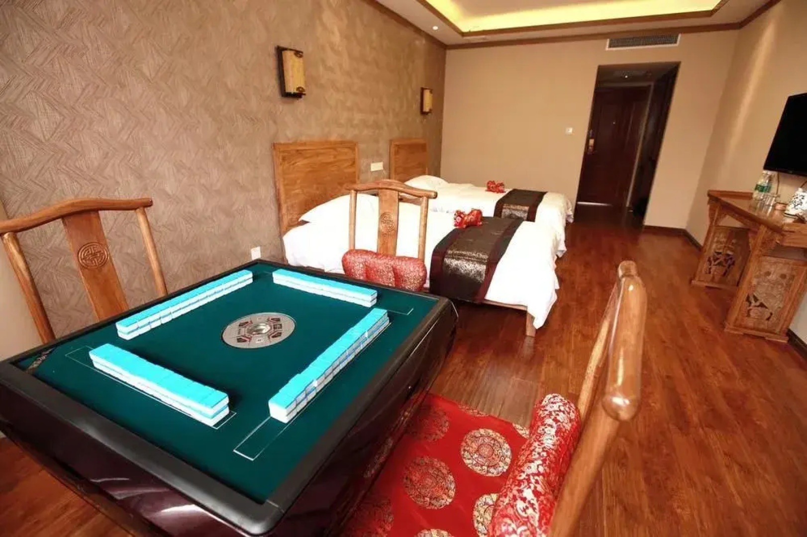 阳光纳里客栈(开封清明上河园店)