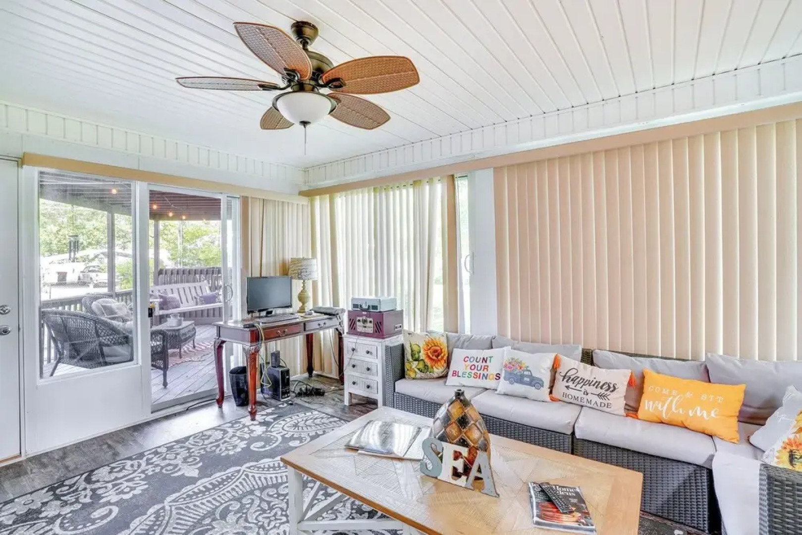 Charming Bardstown Home w/ Deck ~ 1 Mi to Downtown