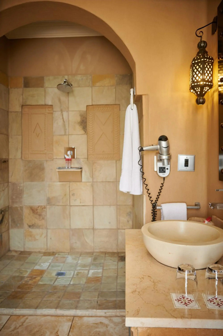 Tayfin Royale Hotel & Restaurant