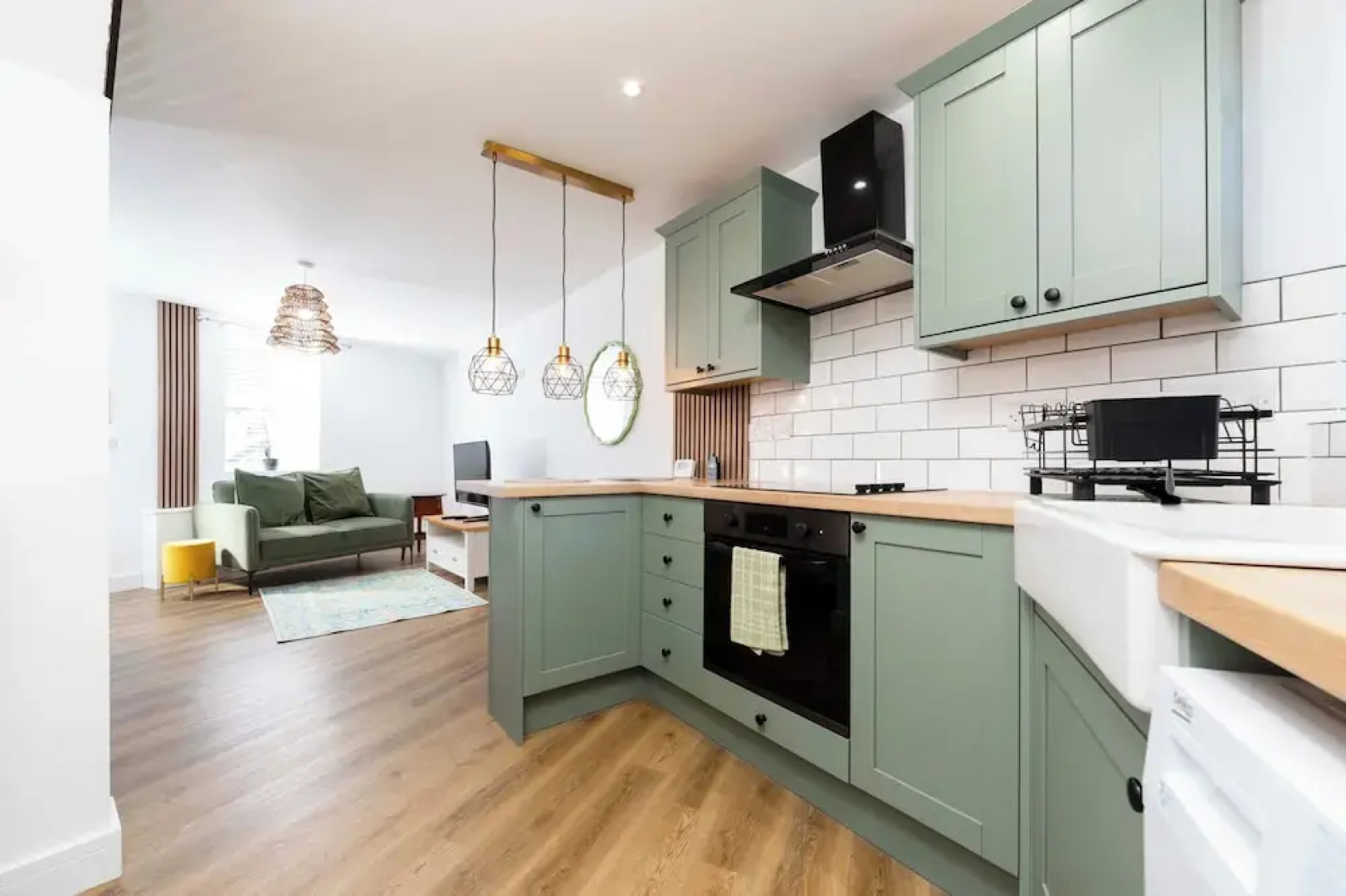 Cosy-cute Miner's Cottage on the Taff Trail