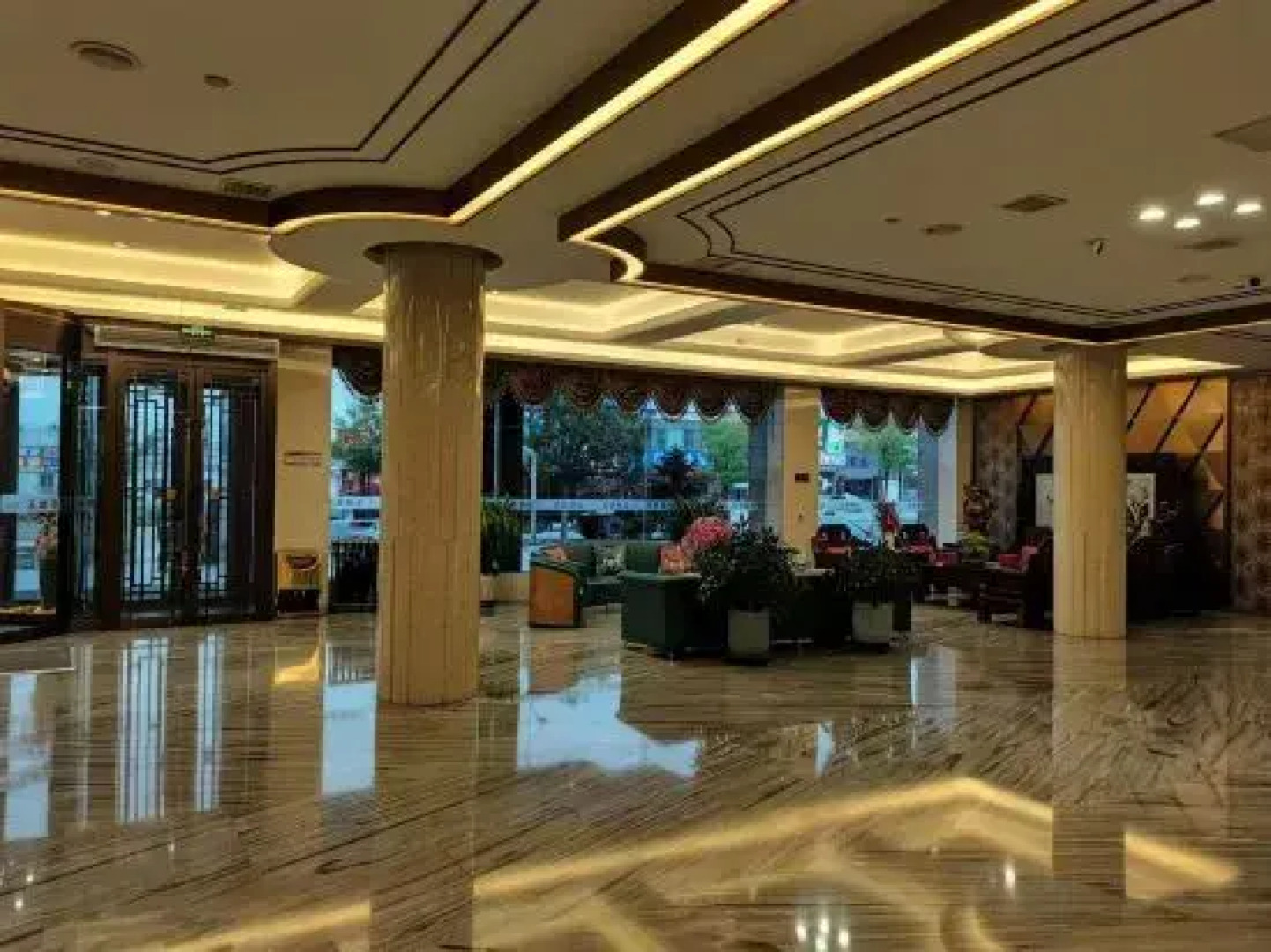 Wufeng Hotel
