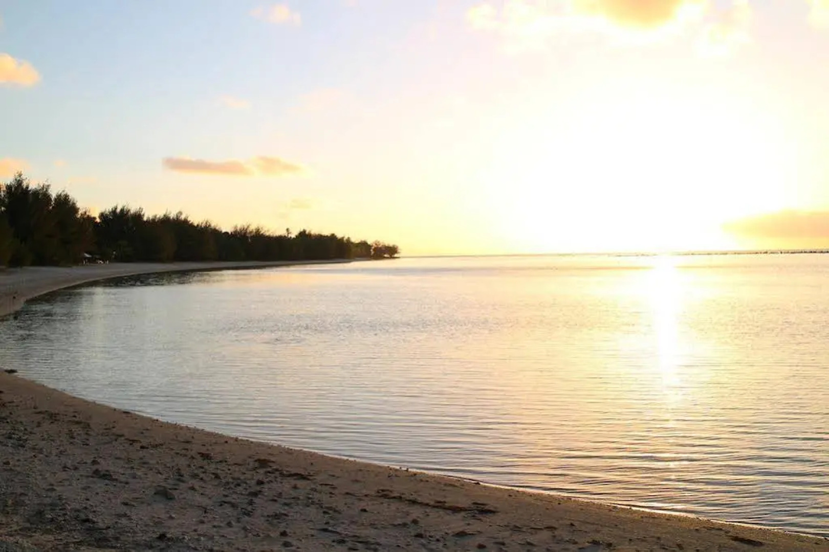 Sunny Bay Beach Bach