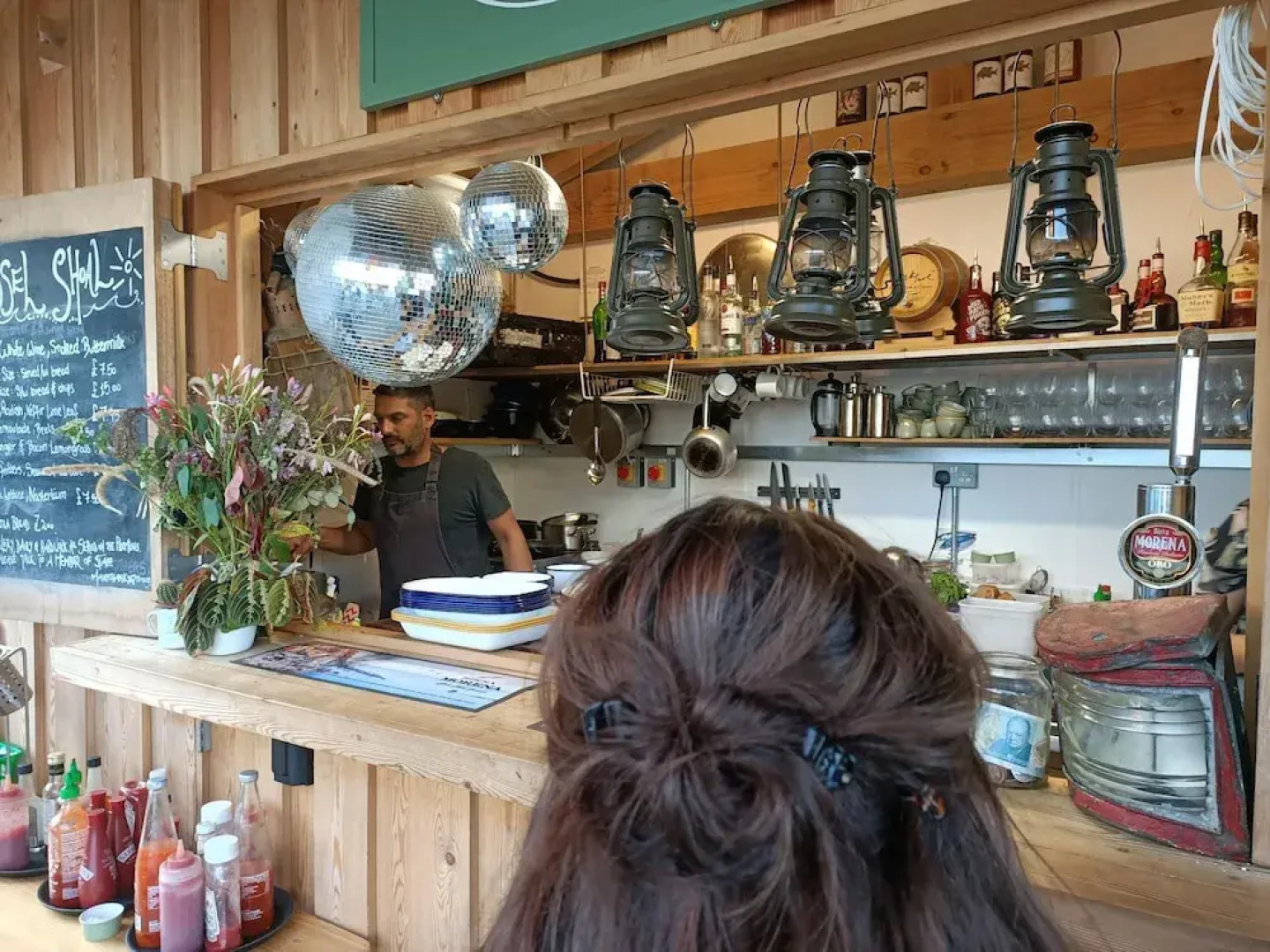 Secluded Meadow, Unique Shire Hut, Perfect Camping