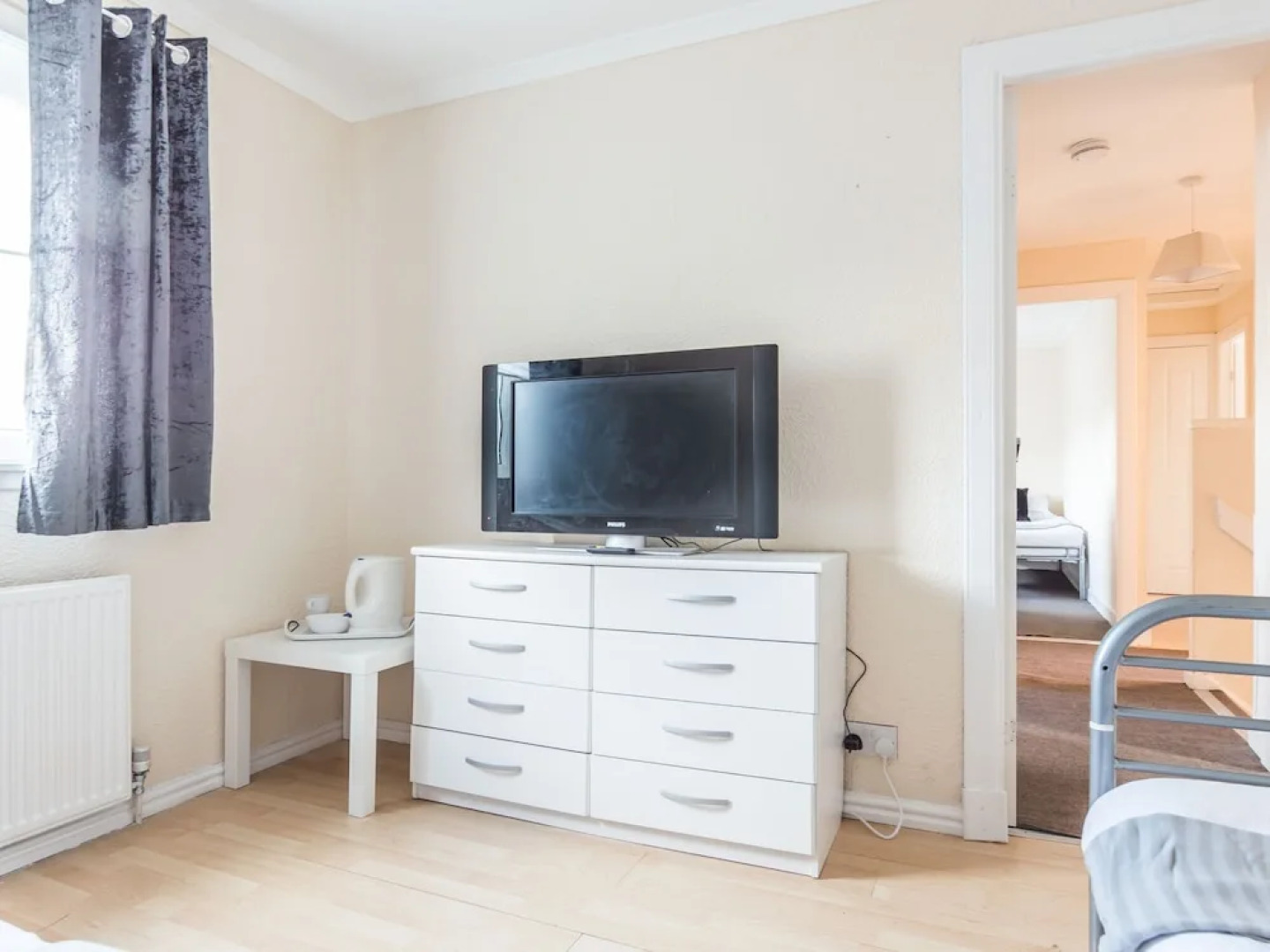 Alluring Holiday Home in Livingston near Town Center