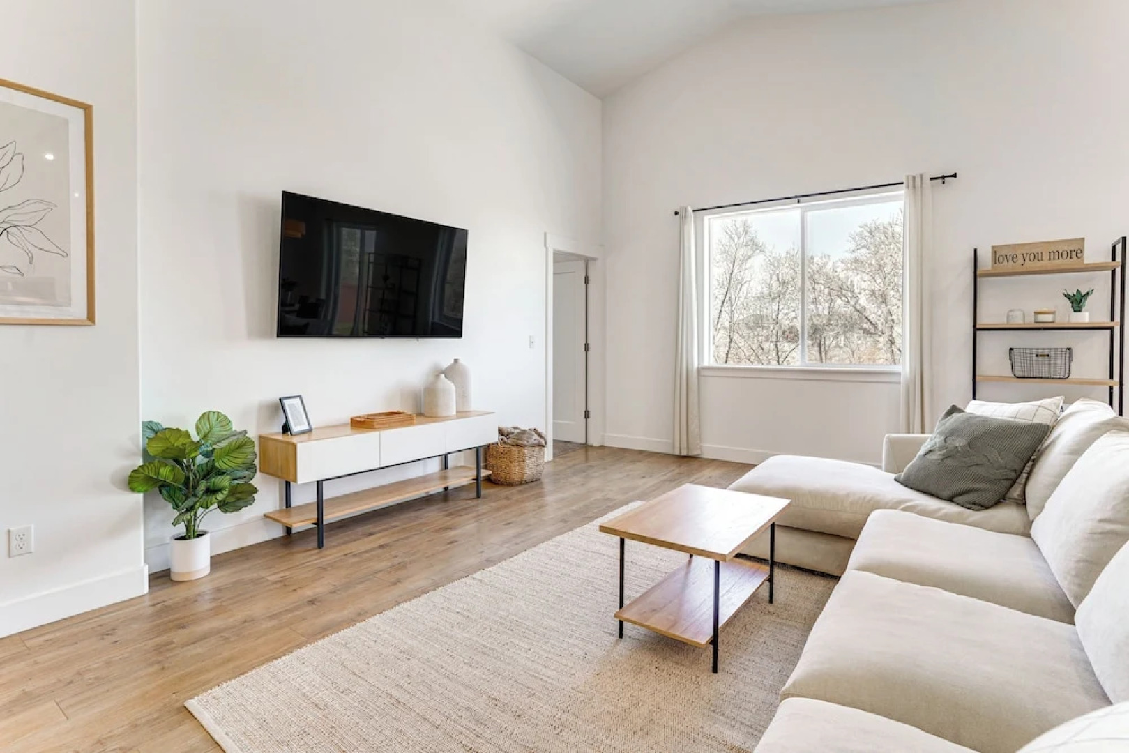 Vineyard Retreat w/ Gas Grill Near Utah Lake!