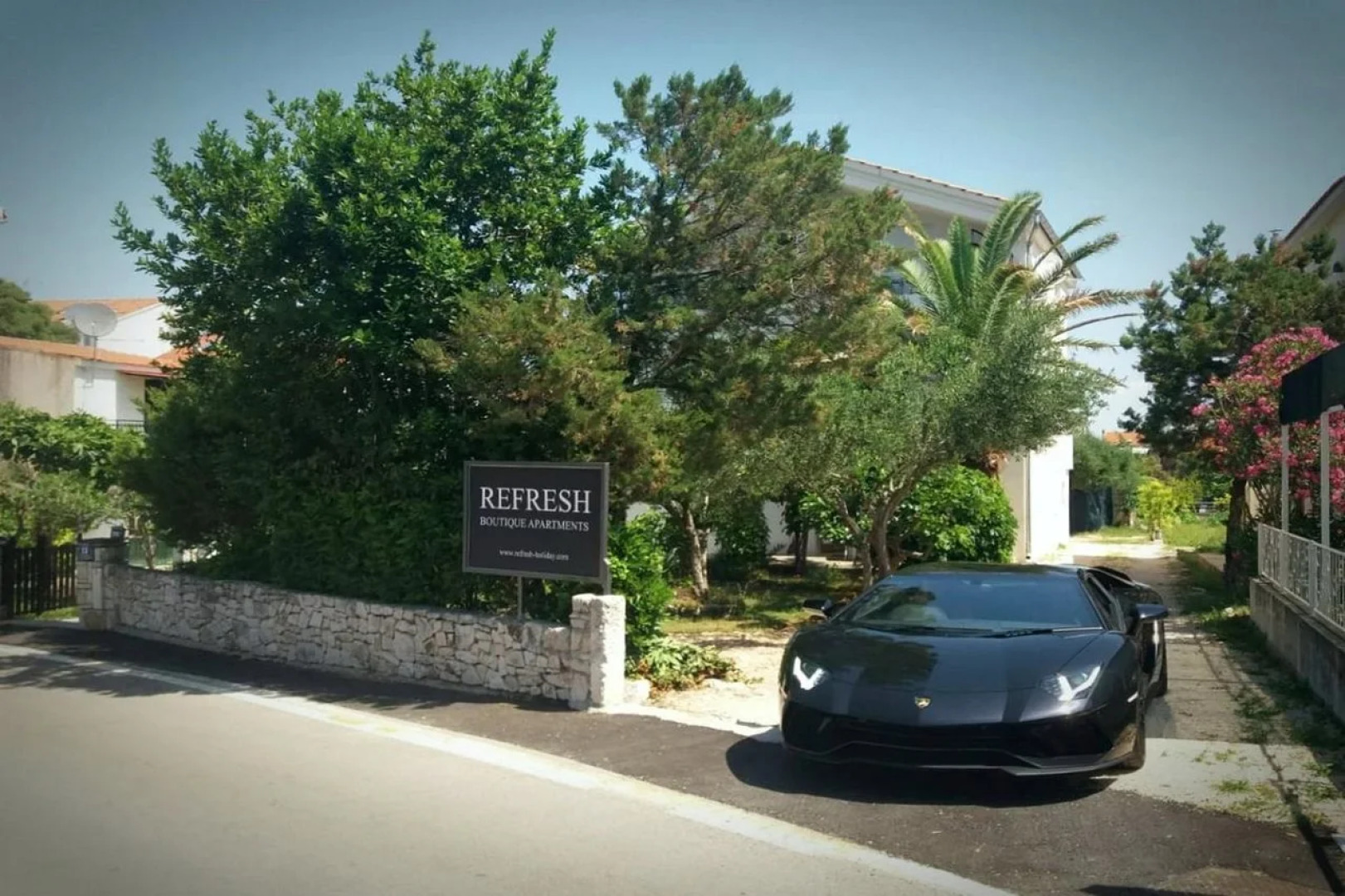 Refresh Boutique Apartments