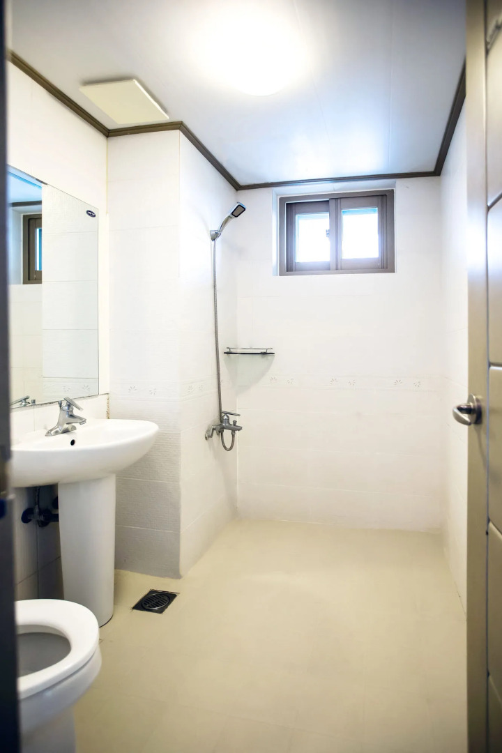 Whinstone Hotel and Resort