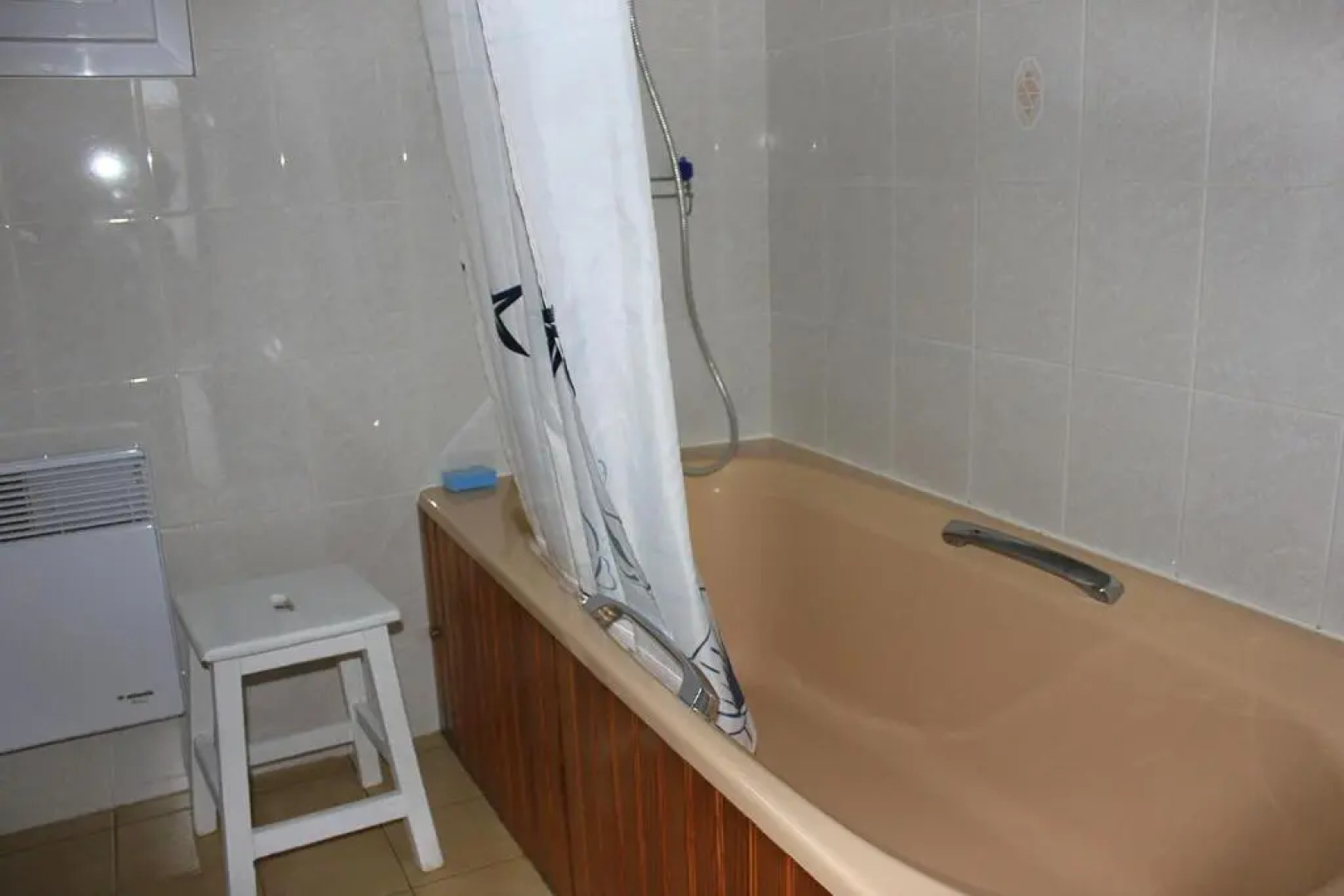 Une sympathique maison de vacances aux volets bleus