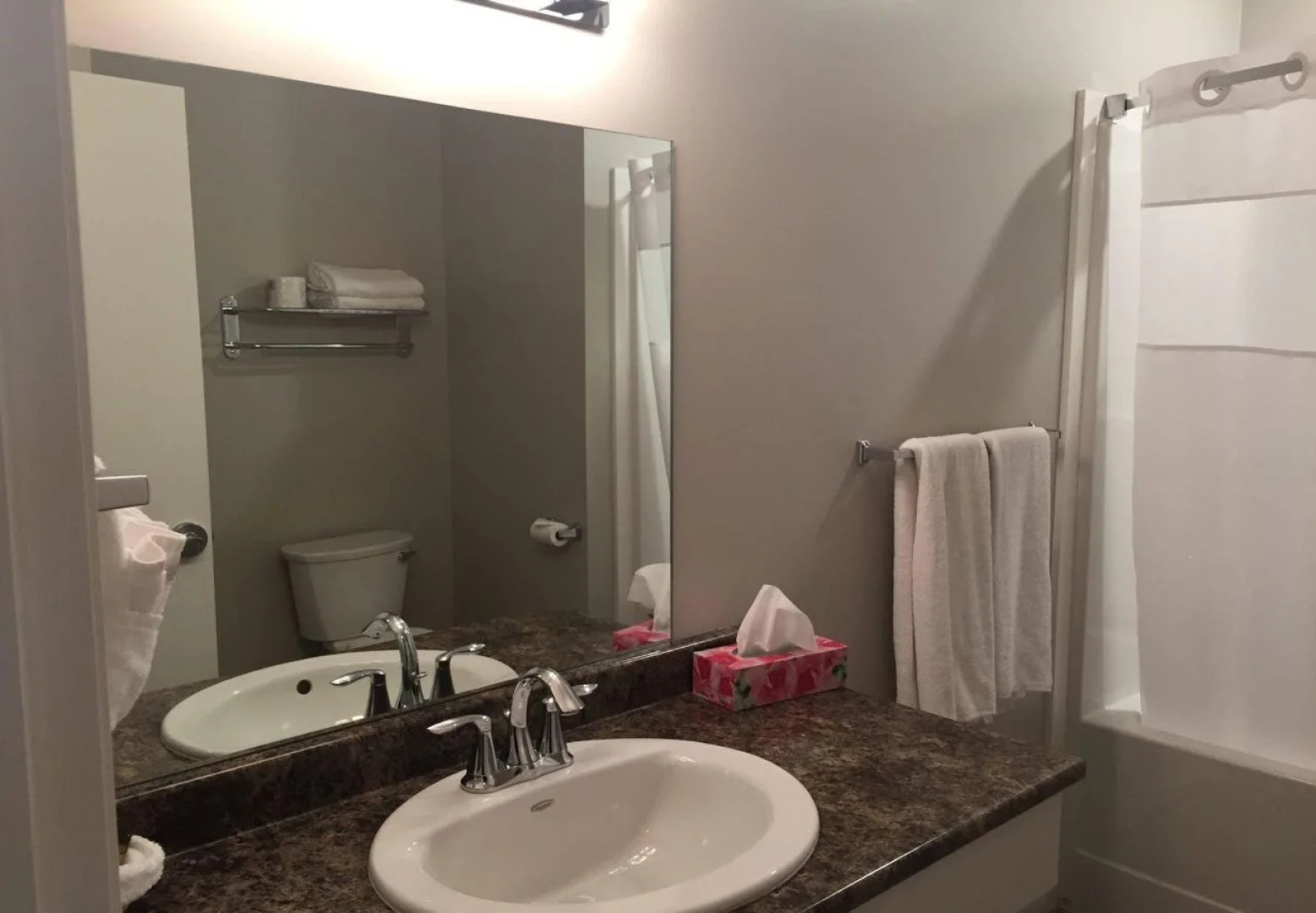 Sportsman's Inn on the Harbour Front