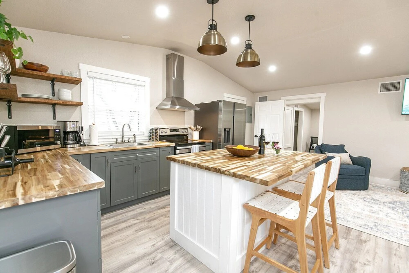 Luxury Retreat Cowboy Pool and Fire Pit With 6 Mins to Town