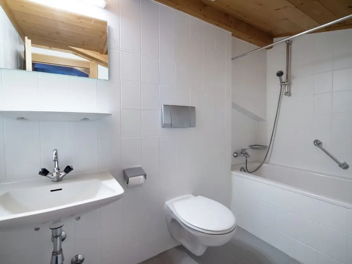 Large Luxury Chalet near Ski Area Zillerarena Königsleiten