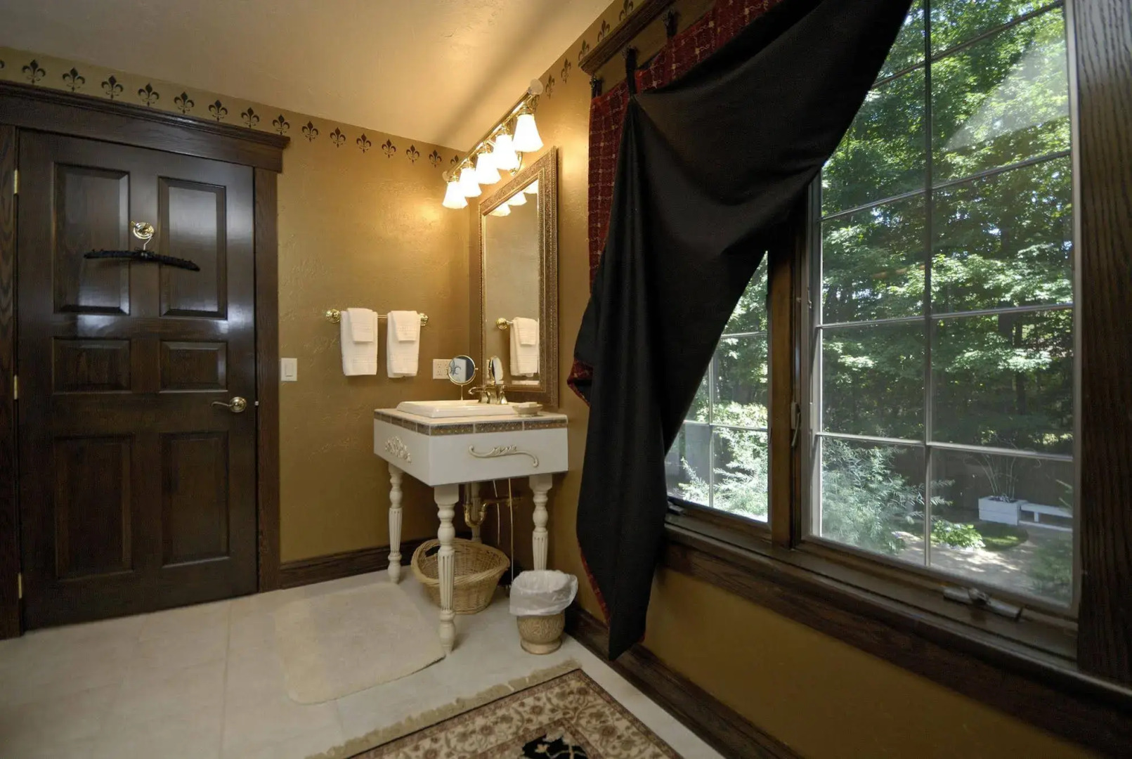 The Roost Bed and Breakfast