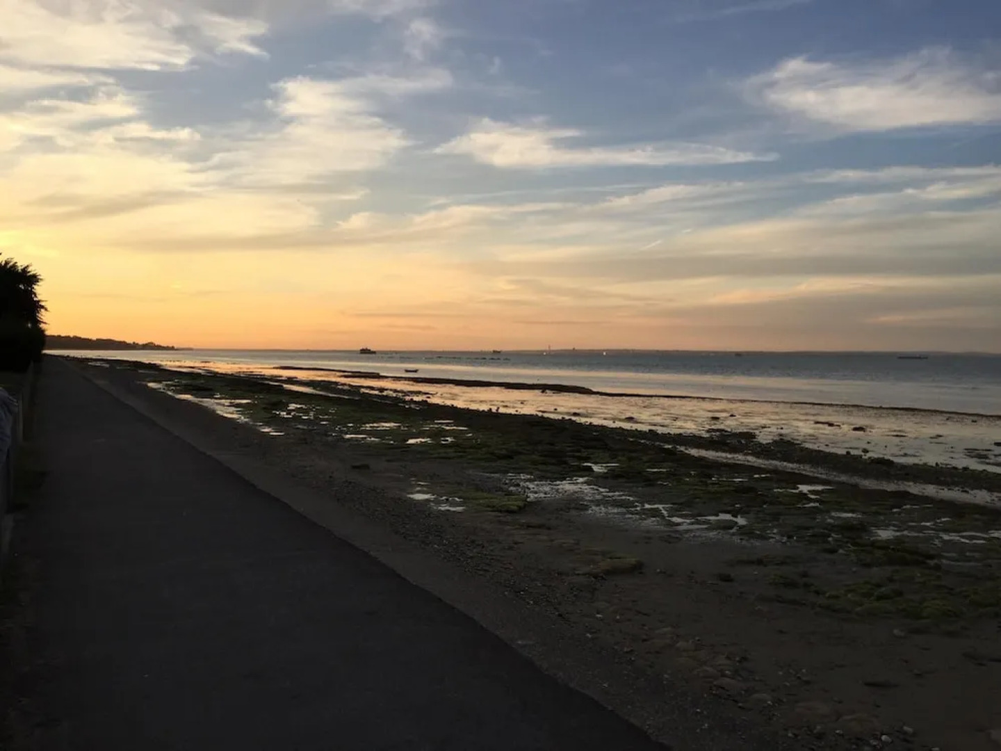 White Roses Coastal Holiday Home
