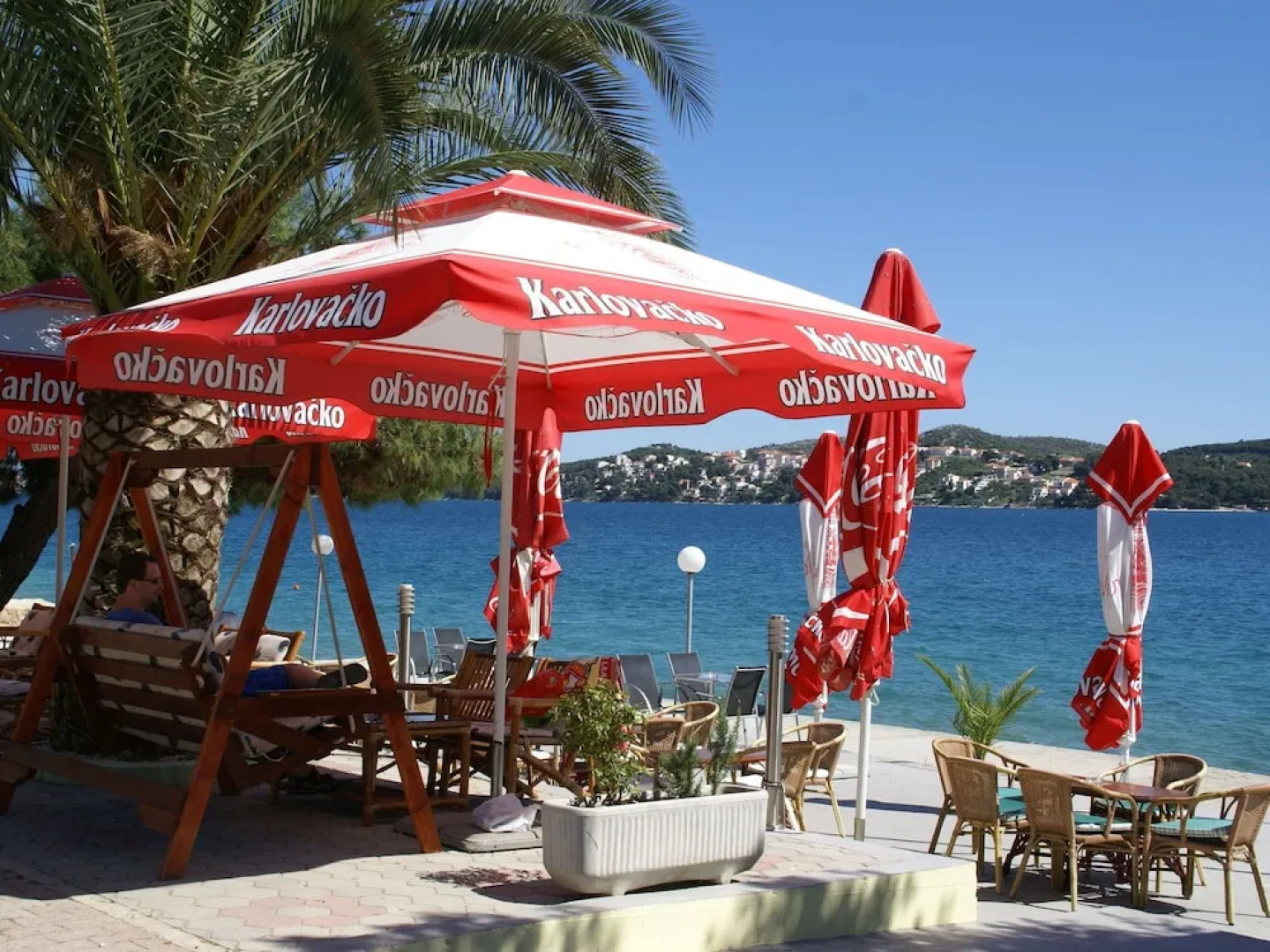 Tidy Apartment With Wifi, 4 km From City of Trogir