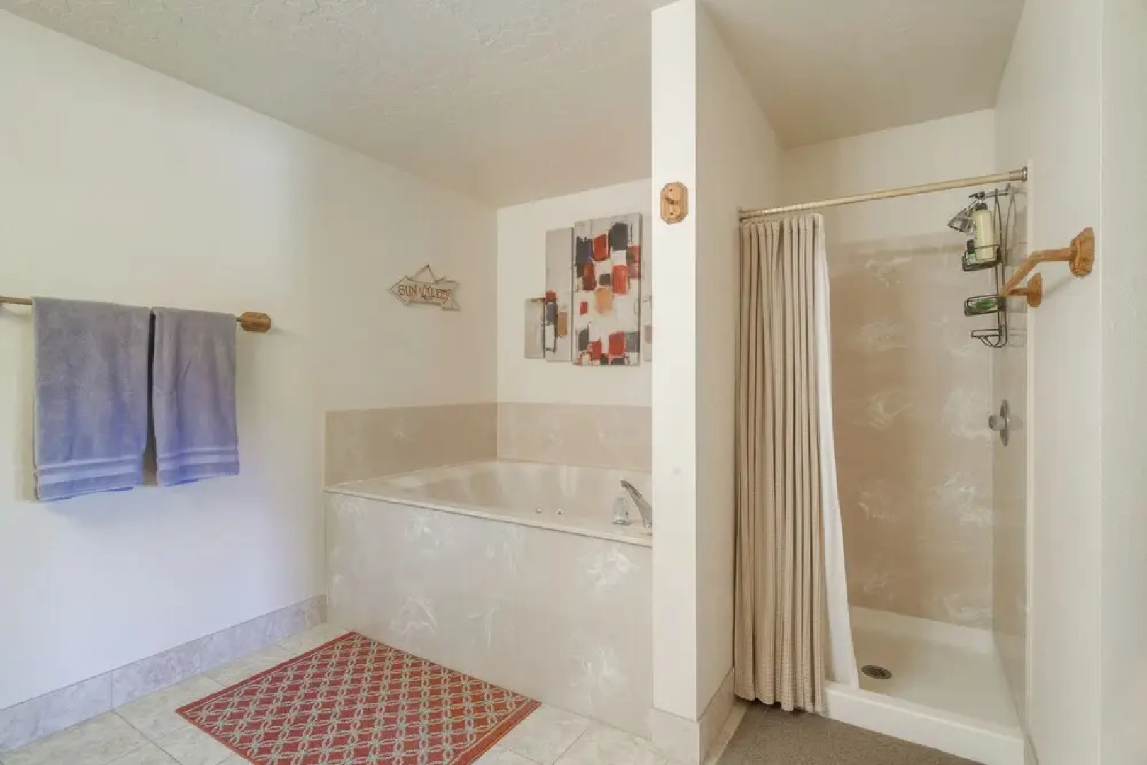 2 Mi to Sun Valley Resort: Walkable Condo!