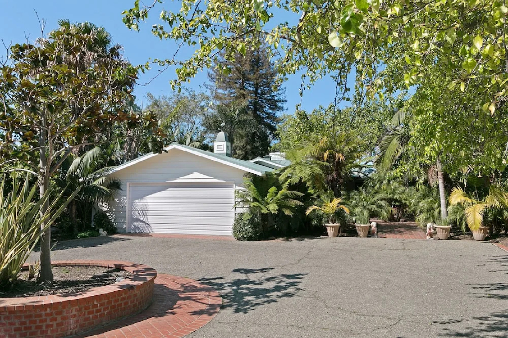 4BR 2 5BA Montecito Luxury Home Pool Sleeps 8 by RedAwning