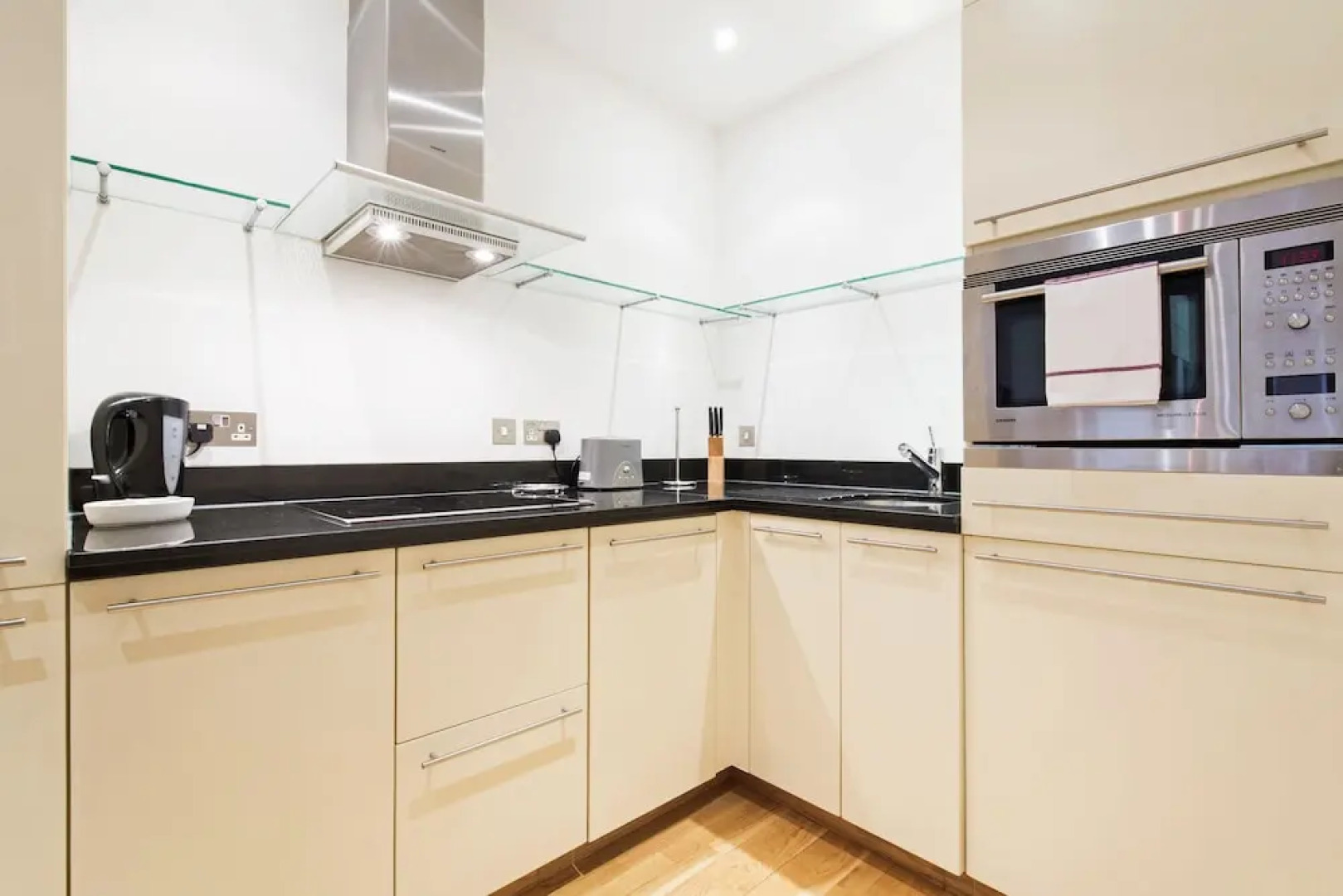 Still Life St. Paul's Executive