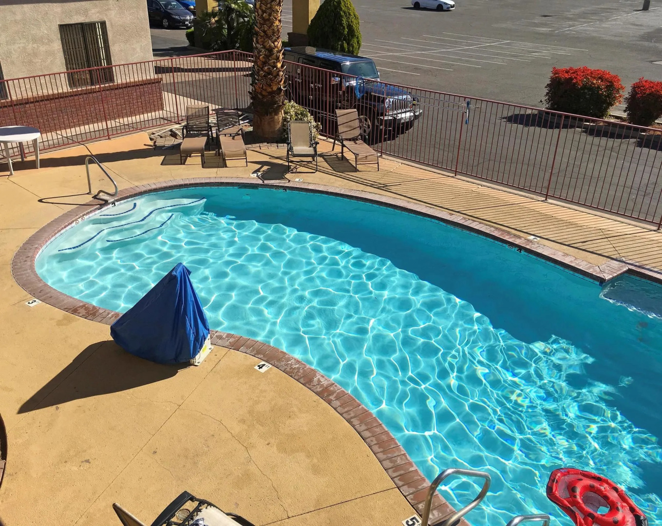 America's Best Inn & Suites